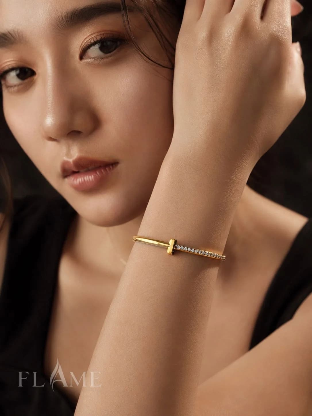 Flame Eclat Nail Pave Cuff